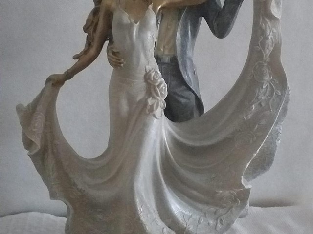 FIGURA PAREJA