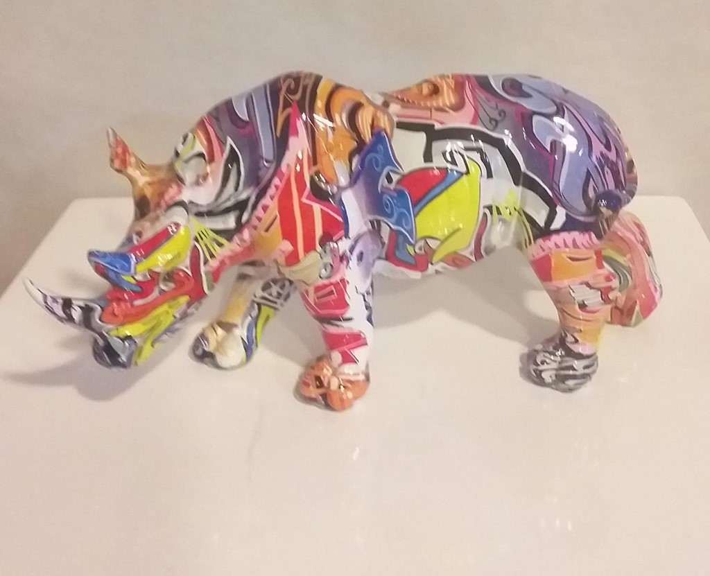 Foto 1 FIGURA RINOCERONTE